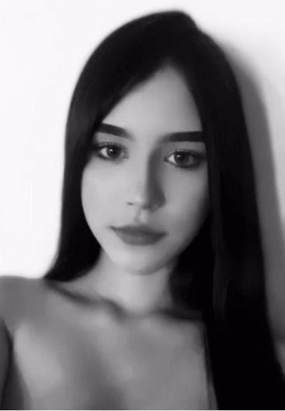 Nataly from Colombia, online to text chat with strangers on Chatiw