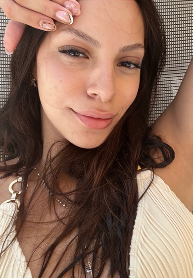 Alana from Argentina on Chatiw — free chat